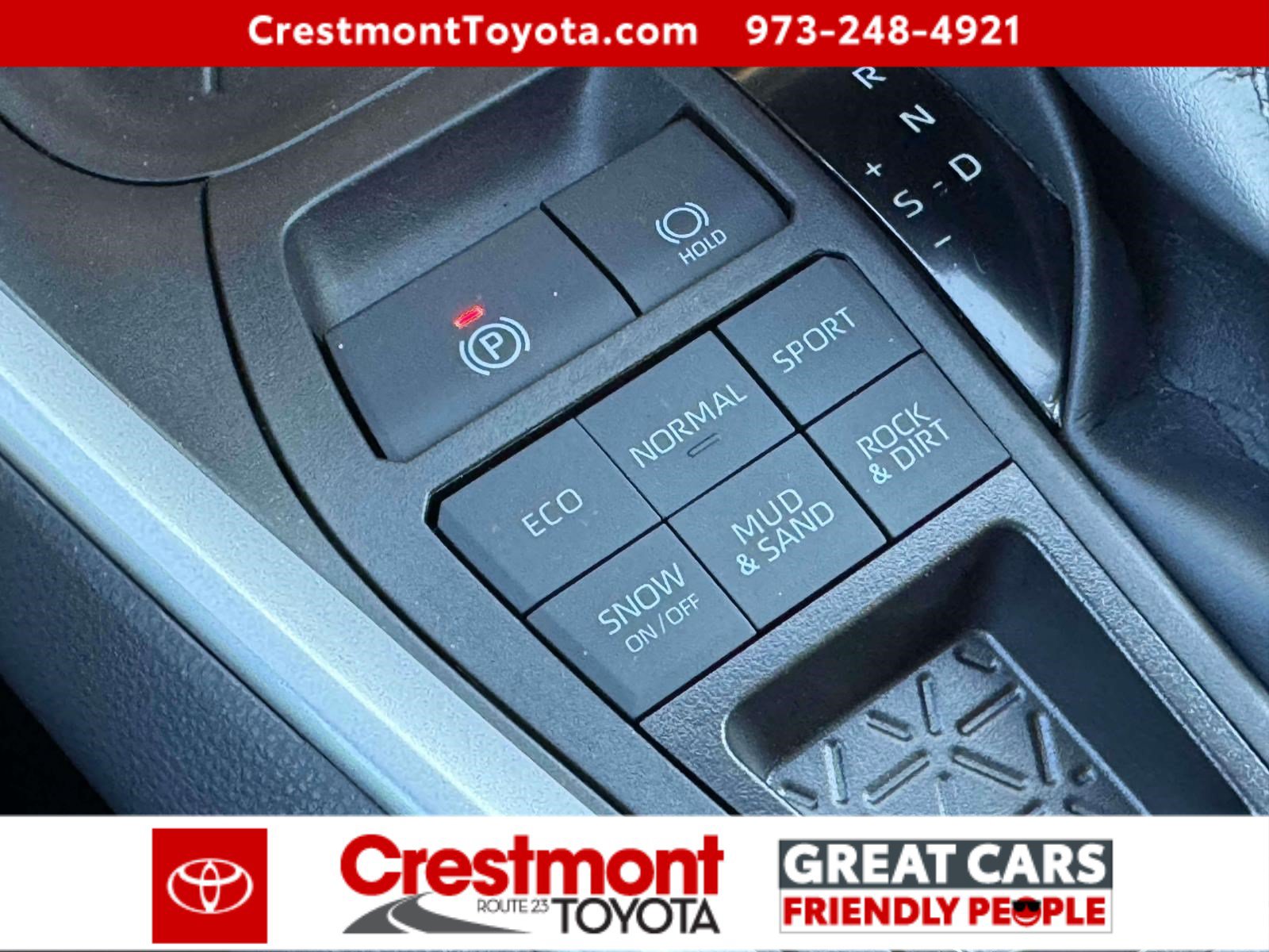 Used 2024 Toyota RAV4 LE AWD/4WD image 27