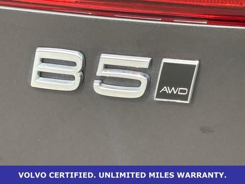 Certified 2025 Volvo XC60 B5 Plus AWD/4WD image 10
