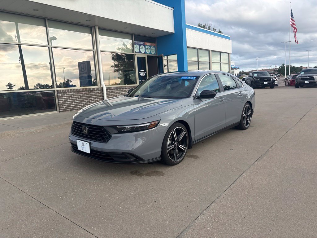 Used 2024 Honda Accord Sport image 1
