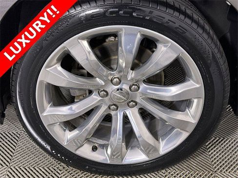 Used 2018 Chrysler 300 Limited image 34