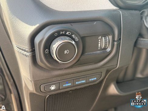 Certified 2025 Jeep Wrangler Unlimited Sahara AWD/4WD image 18