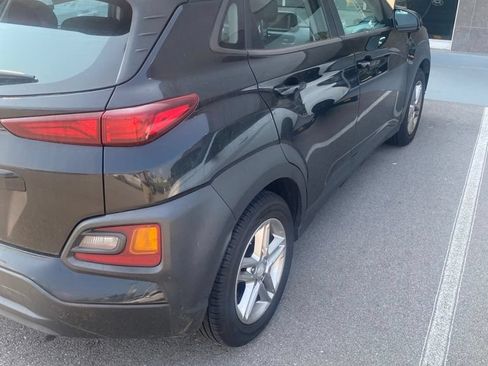 Used 2021 Hyundai Kona SE FWD image 3