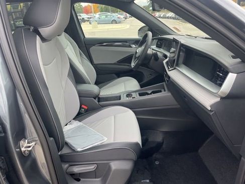 New 2026 Volkswagen Tiguan SE R-Line image 28