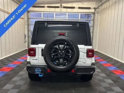 Used 2023 Jeep Wrangler Unlimited Sahara AWD/4WD image 4