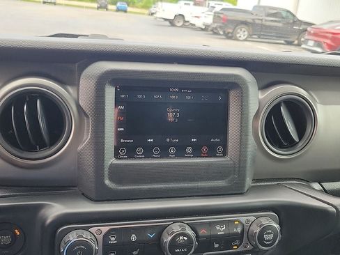 Used 2022 Jeep Wrangler Unlimited Sport AWD/4WD image 14