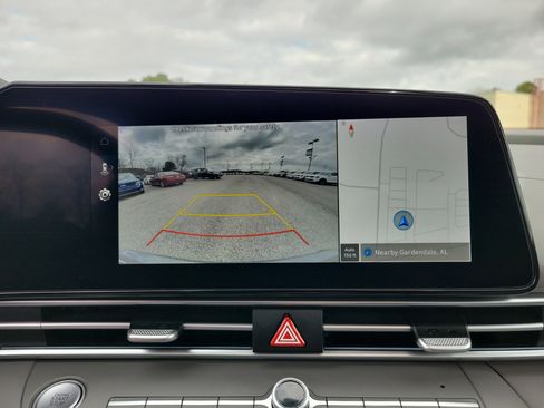 Used 2025 Hyundai Elantra SEL image 17