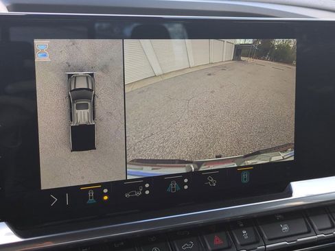 Used 2023 GMC Sierra 1500 SLT w/ SLT Premium Plus Package image 17