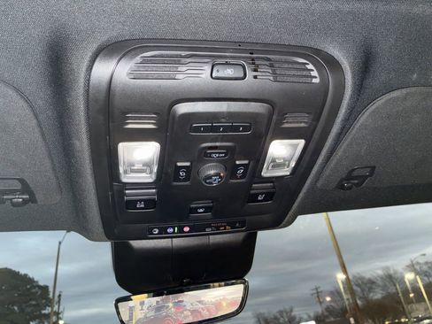 Used 2021 Cadillac Escalade Premium Luxury w/ LPO, Illumination Package image 22