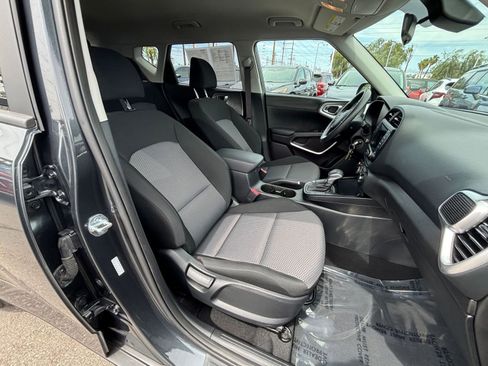 Used 2025 Kia Soul LX w/ LX Technology Package image 35