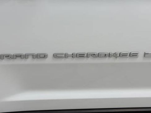 Used 2024 Jeep Grand Cherokee L Limited w/ Luxury Tech Group II AWD/4WD image 42