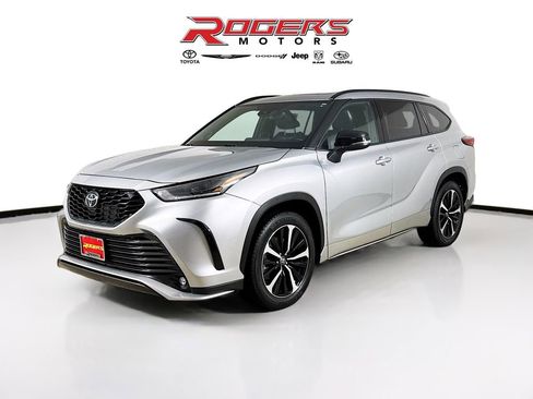 Used 2021 Toyota Highlander XSE image 8