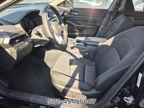 Used 2025 Nissan Altima 2.5 SV FWD image 6