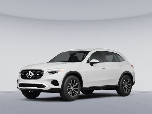 Used 2024 Mercedes-Benz GLC 300 4MATIC image 1