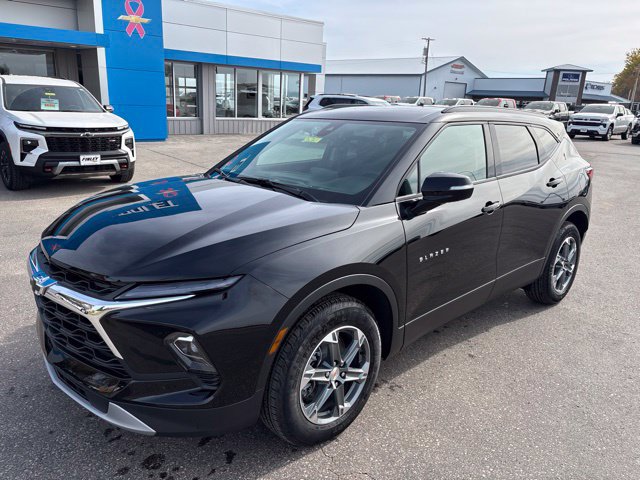 New 2026 Chevrolet Blazer LT w/ Sound & Technology Package AWD/4WD image 2
