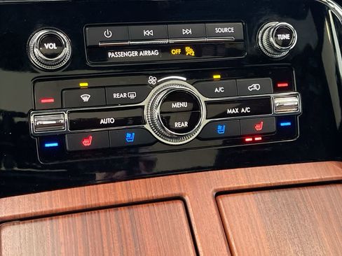 Used 2020 Lincoln Navigator Reserve w/ Equipment Group 208A Reserve AWD/4WD image 19