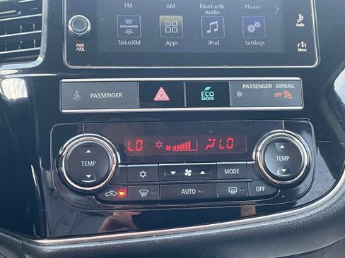Used 2019 Mitsubishi Outlander SEL AWD/4WD image 21