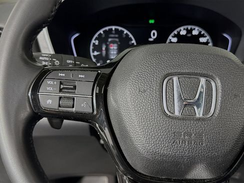 Used 2023 Honda Pilot Touring image 14