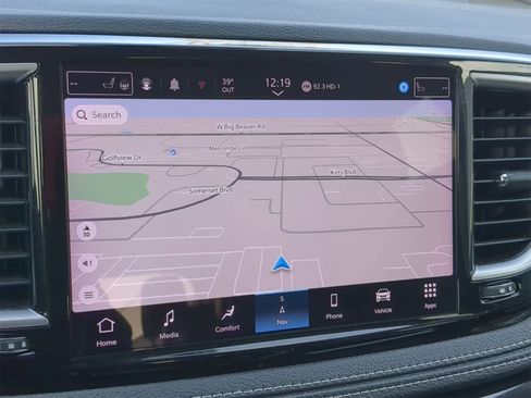 Used 2023 Chrysler Pacifica Limited image 37