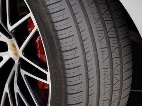 Used 2023 Porsche Macan S image 30