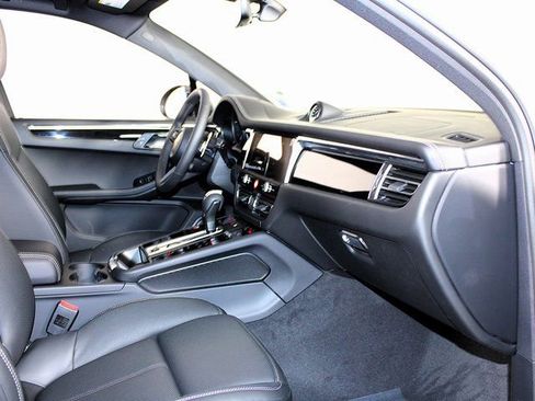 New 2026 Porsche Macan Turbo image 28