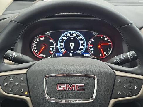 Used 2023 GMC Acadia Denali w/ Denali Ultimate Package image 22