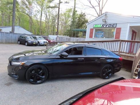 Used 2018 Honda Accord Touring image 8