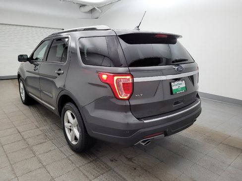 Used 2018 Ford Explorer XLT w/ Equipment Group 202A image 5