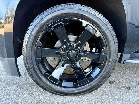 Used 2019 Chevrolet Tahoe Premier image 35