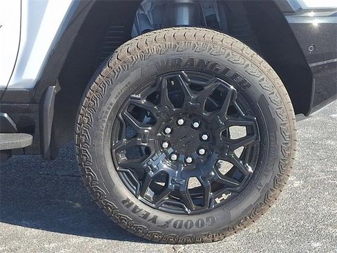 New 2025 GMC Hummer EV 2X image 6