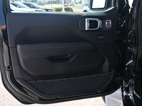 Used 2025 Jeep Wrangler Unlimited Sahara AWD/4WD image 14