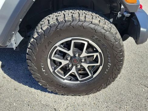 Used 2024 Jeep Wrangler Rubicon image 14