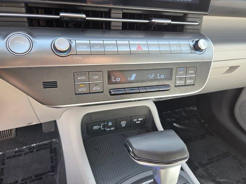 Used 2024 Hyundai Kona SEL FWD image 24