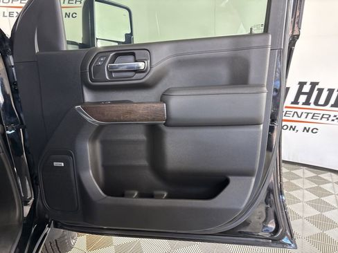 Used 2022 GMC Sierra 2500 Denali image 24