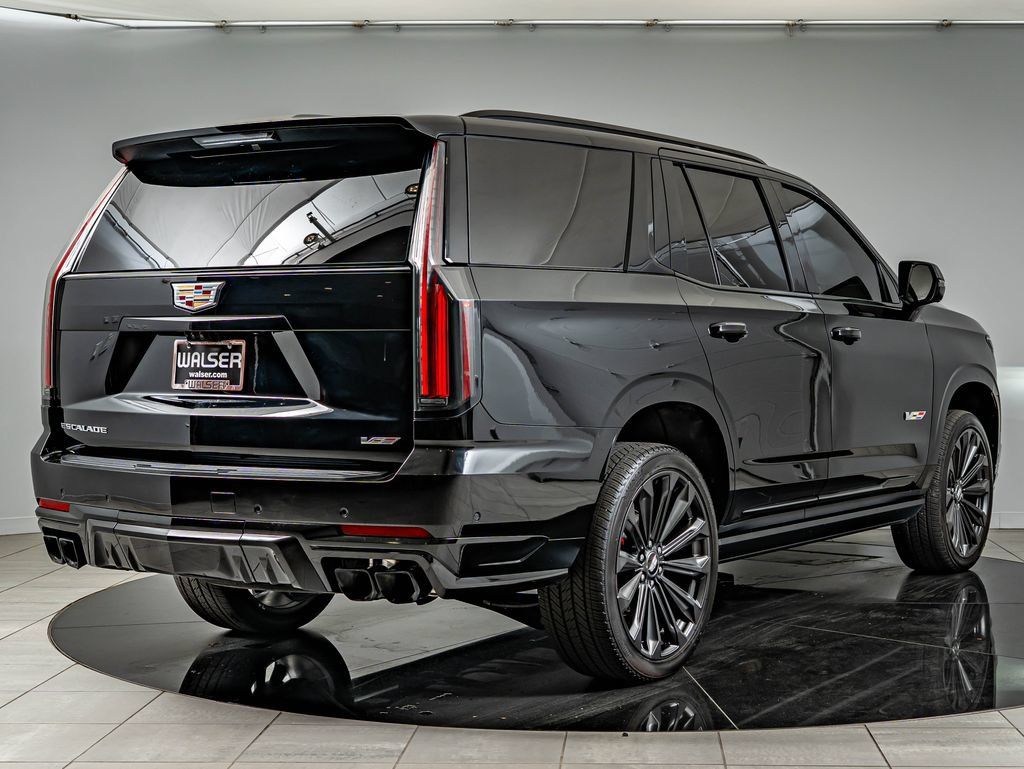 Used 2025 Cadillac Escalade V AWD/4WD image 5