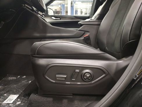 New 2026 Jeep Grand Cherokee Laredo image 11