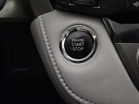 Used 2013 Toyota RAV4 Limited FWD image 17