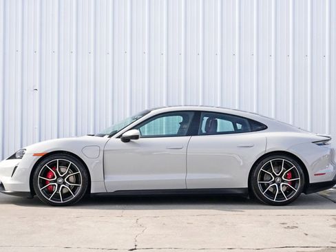 Used 2023 Porsche Taycan 4S w/ Premium Package image 9