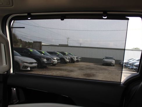 Certified 2023 Kia Carnival SX image 35