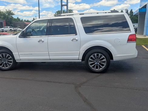 Used 2017 Lincoln Navigator L Select AWD/4WD image 6
