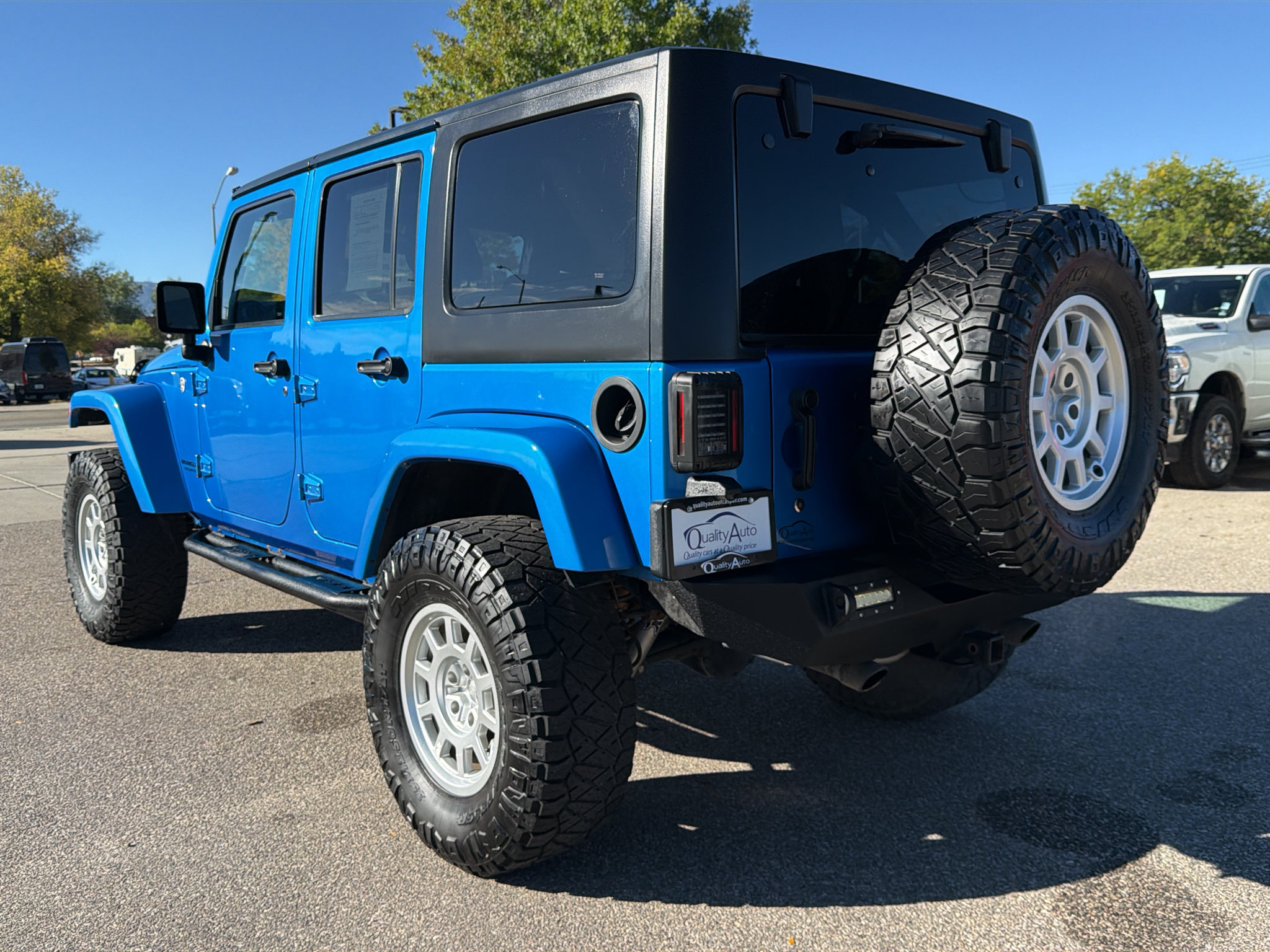 Used 2016 Jeep Wrangler Unlimited Sahara AWD/4WD image 9