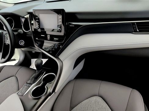 Used 2022 Toyota Camry LE w/ Carpet Mat Package (TMS) image 16