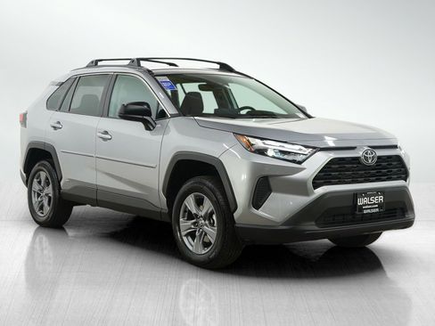 Used 2025 Toyota RAV4 LE image 7