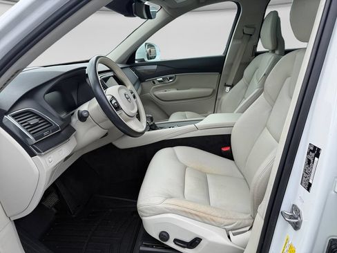 Used 2020 Volvo XC90 T5 Momentum w/ Protection Package Premier AWD/4WD image 9