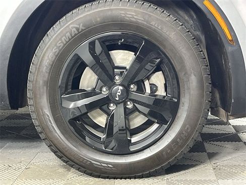 Used 2022 Kia Sorento LX image 10