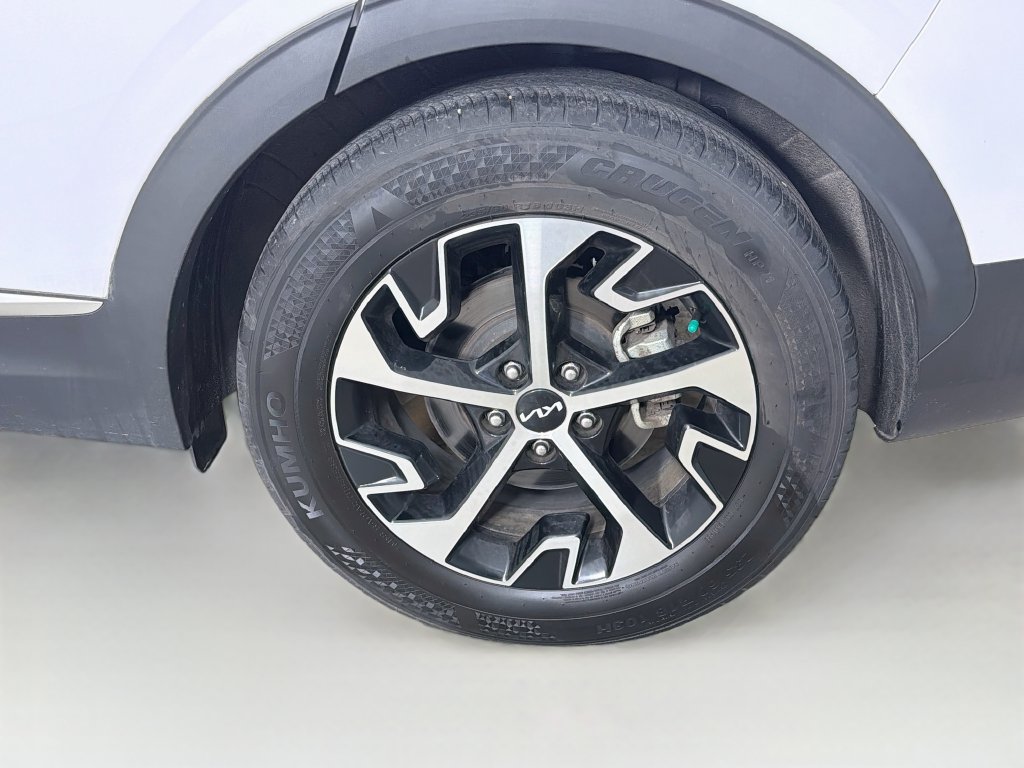 Used 2024 Kia Sportage EX FWD image 31