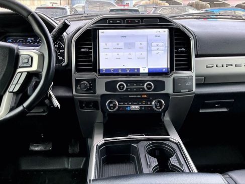 Certified 2022 Ford F250 Lariat w/ Black Appearance Package image 6