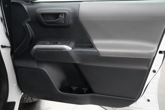 Used 2019 Toyota Tacoma SR5 AWD/4WD image 36