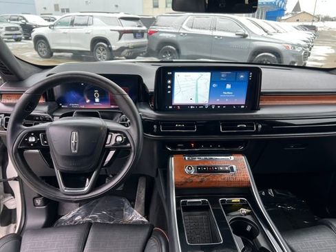 Used 2025 Lincoln Aviator Black Label w/ Black Label Special Edition image 23