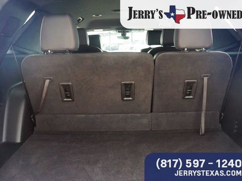 Used 2023 Chevrolet Traverse RS FWD image 23