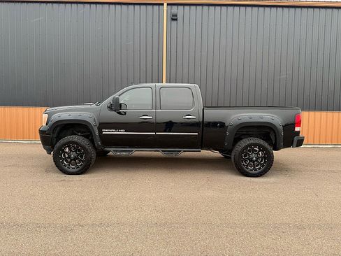 Used 2011 GMC Sierra 2500 Denali image 4